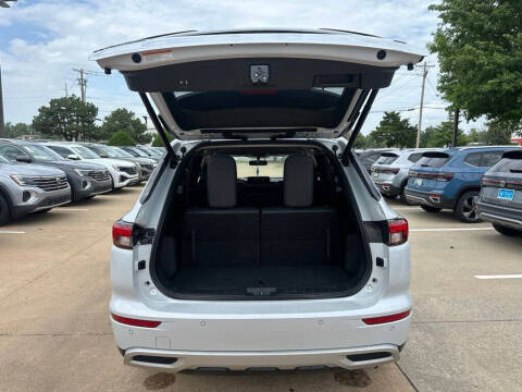 2023 Mitsubishi Outlander SE