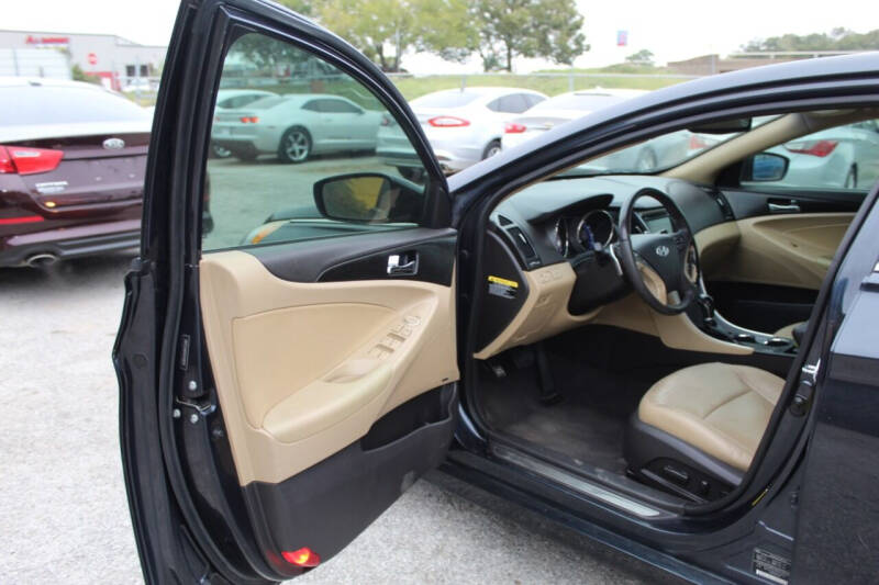 2013 Hyundai Sonata Limited photo 13