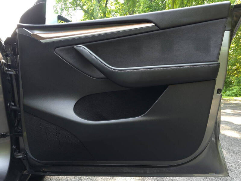 2025 Tesla Model Y Long Range