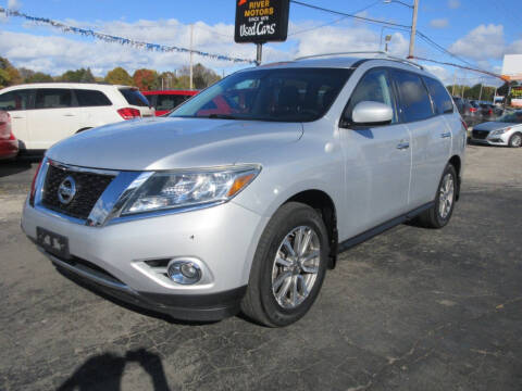 2013 Nissan Pathfinder for sale at Fox River Motors, Inc in Green Bay WI