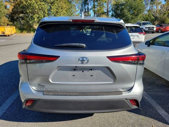 2021 Toyota Highlander XLE photo 4