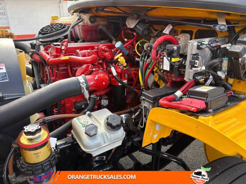 2020 Freightliner M2 106