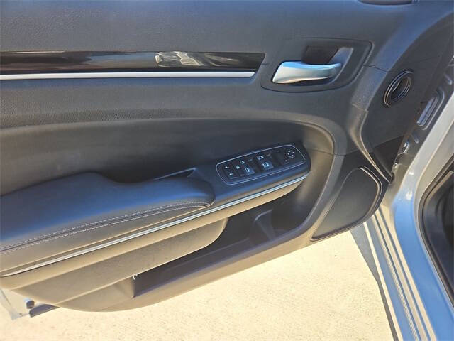 2023 Chrysler 300 S V6