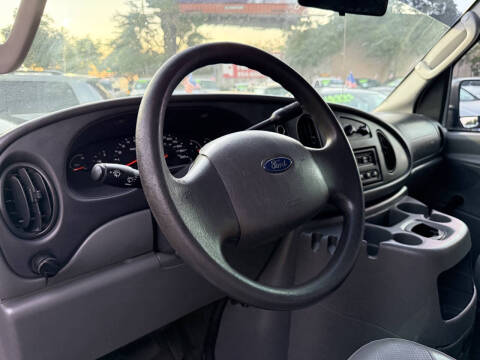 2005 Ford E-Series E-250