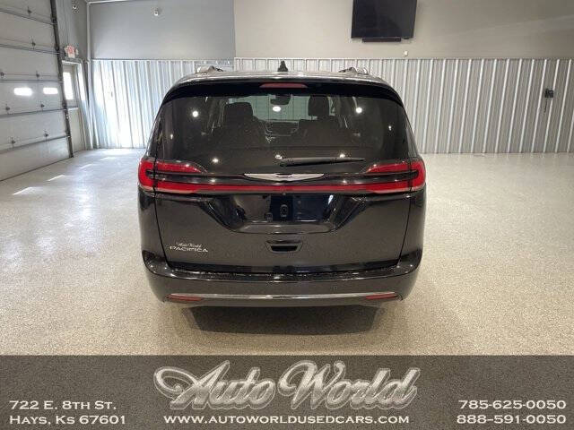 2022 Chrysler Pacifica Touring L