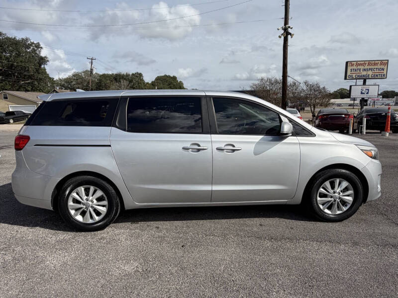 2016 Kia Sedona L