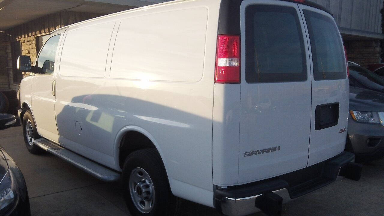 2018 GMC Savana Cargo