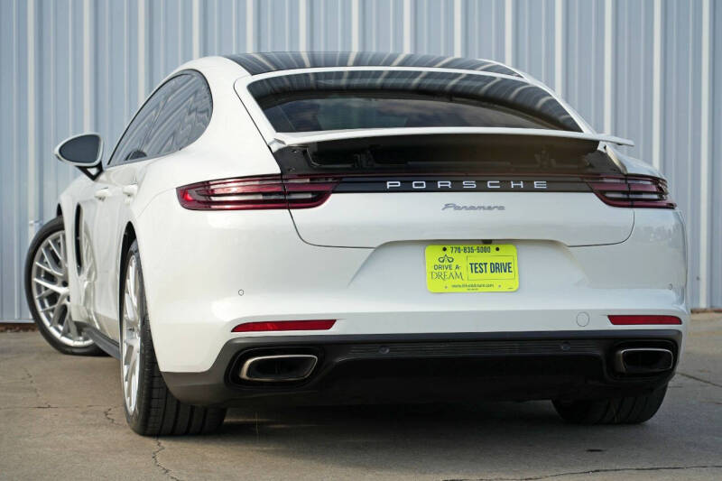 2018 Porsche Panamera 4