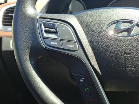 2016 Hyundai Santa Fe SE