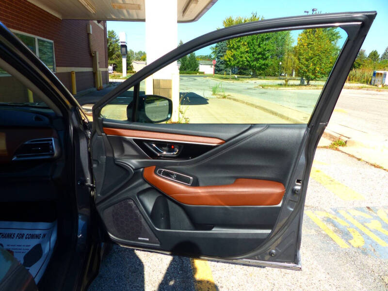 2022 Subaru Outback Touring