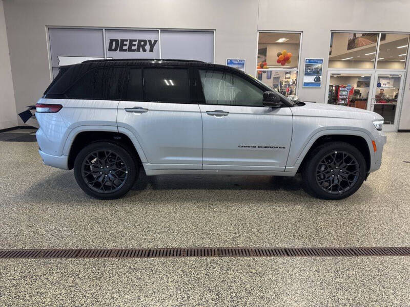 2025 Jeep Grand Cherokee Summit