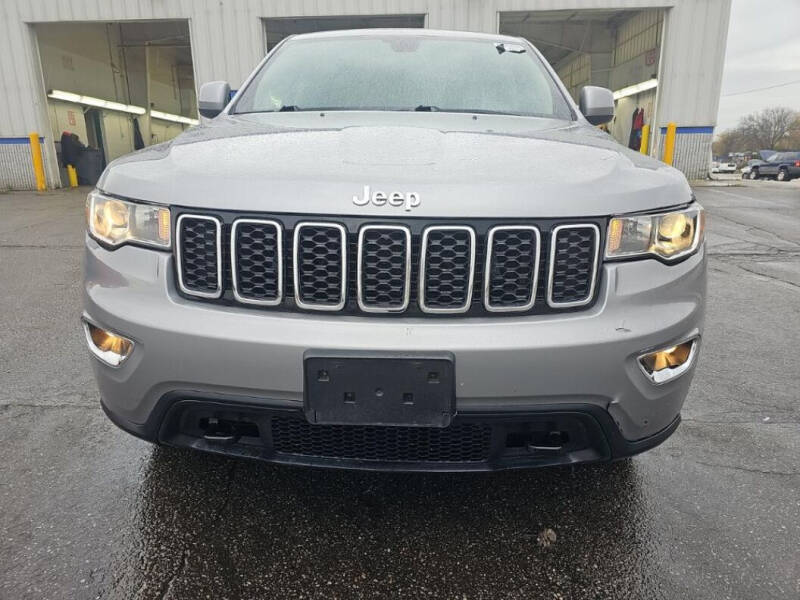 Used 2018 Jeep Grand Cherokee Laredo E with VIN 1C4RJFAG9JC134301 for sale in Rockford, IL