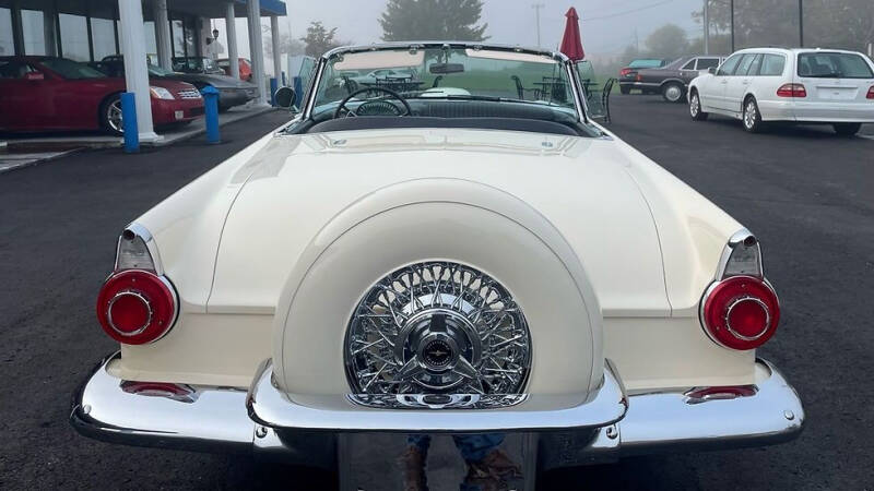 1956 Ford Thunderbird
