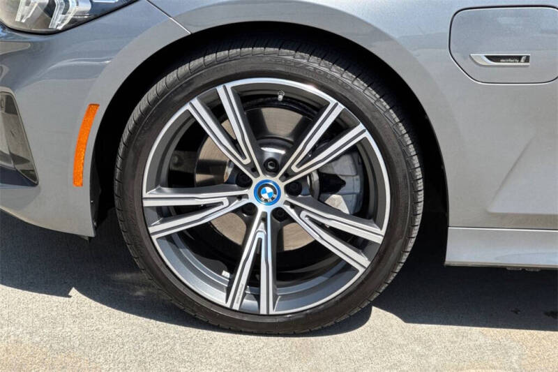 2023 BMW 3 Series 330e