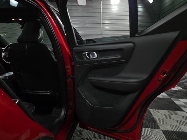 2020 Volvo XC40 T4 R-Design