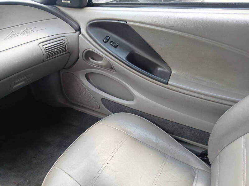 2003 Ford Mustang Premium