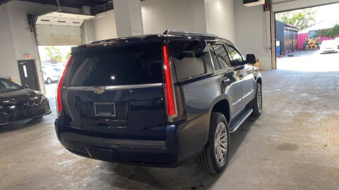 2018 Cadillac Escalade Standard