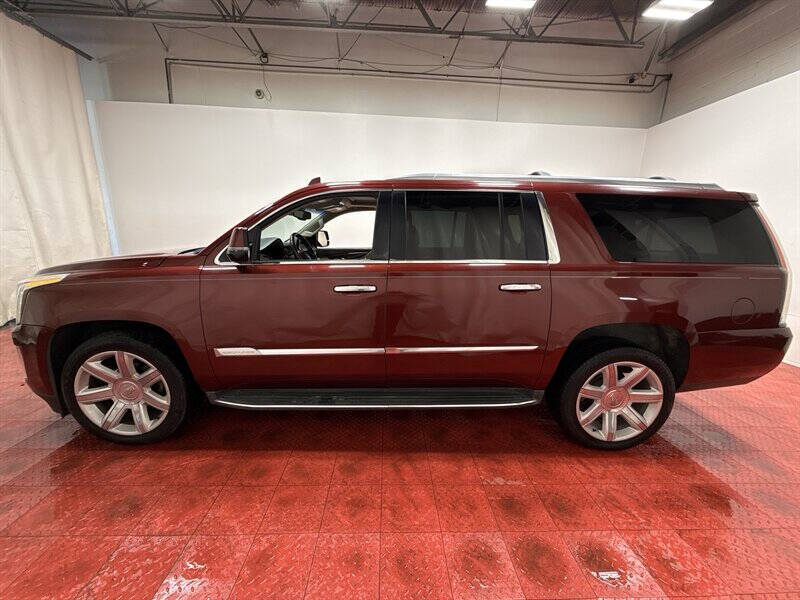 2016 Cadillac Escalade ESV Luxury Collection