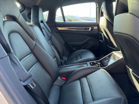 2018 Porsche Panamera