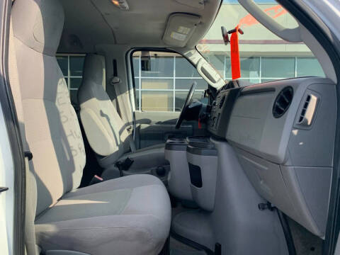 2013 Ford E-Series E-350 SD XLT