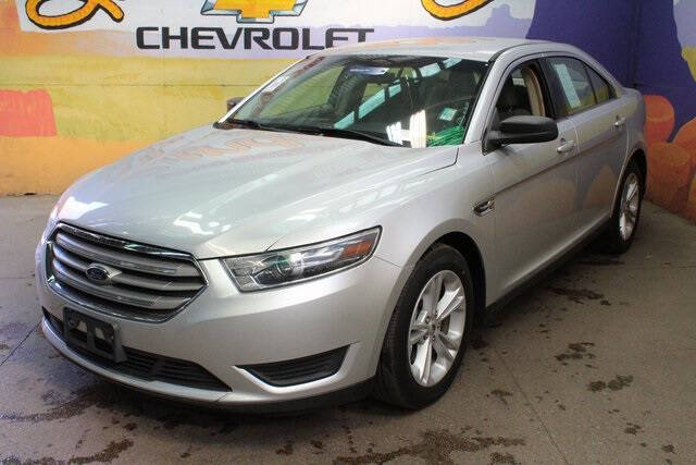 Used 2017 Ford Taurus SE with VIN 1FAHP2D89HG130412 for sale in Grand Ledge, MI