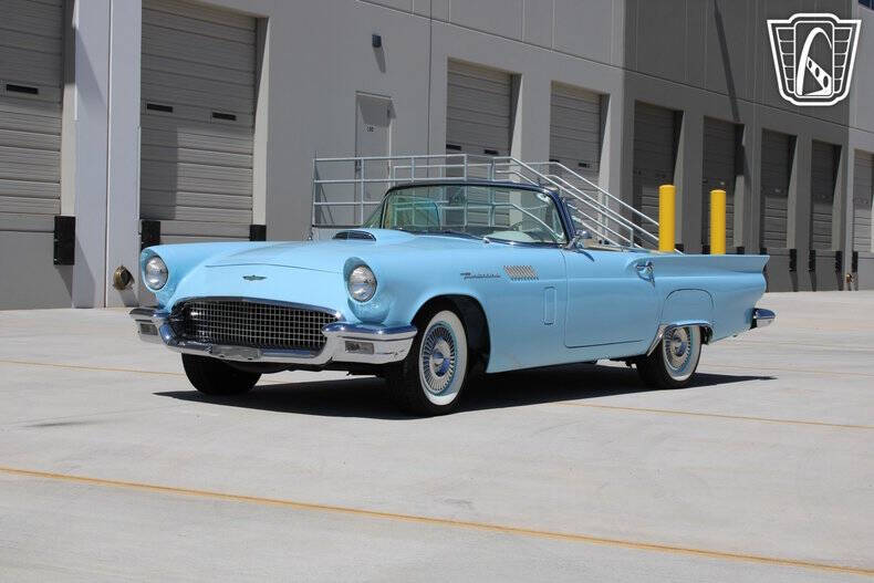 1957 Ford Thunderbird