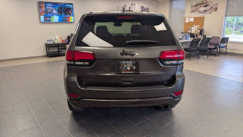 2019 Jeep Grand Cherokee Laredo