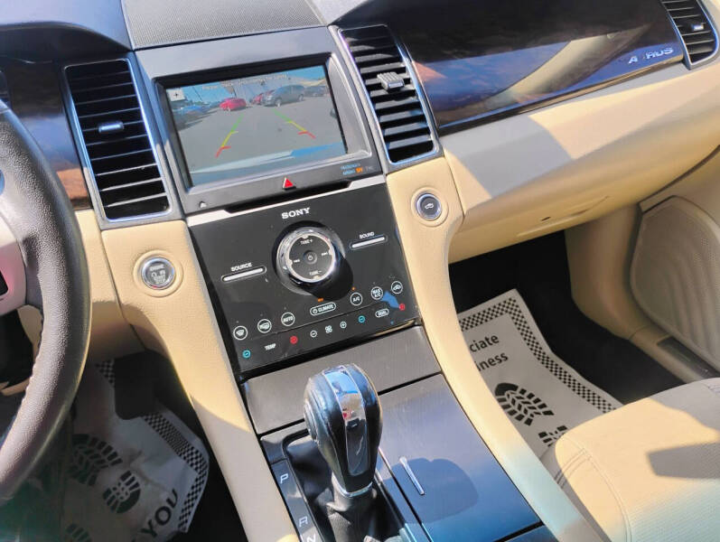 2017 Ford Taurus Limited