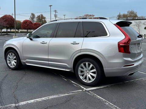 2016 Volvo XC90 T6 Momentum