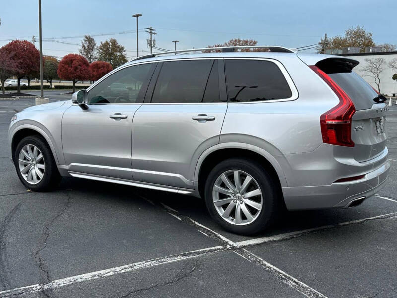 2016 Volvo XC90 T6 Momentum