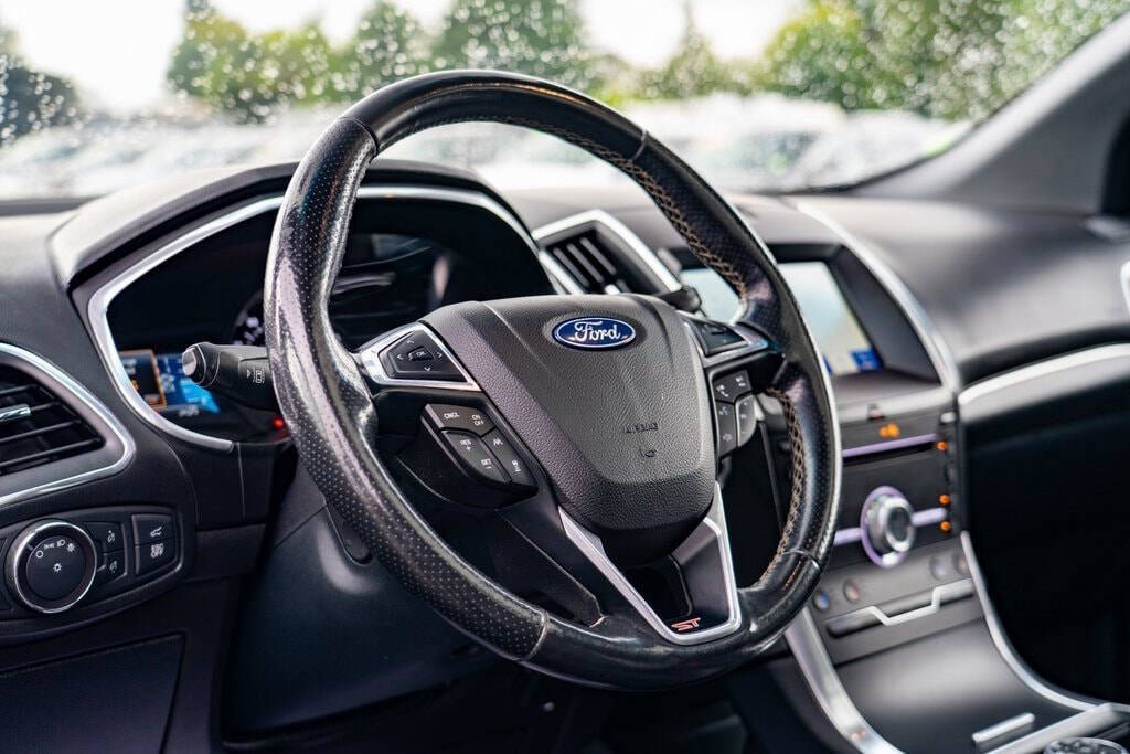 2019 Ford Edge for sale at Auto Destination in Puyallup, WA