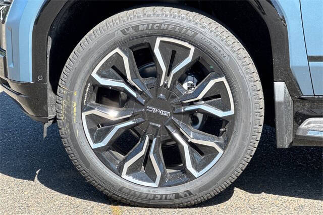 2025 GMC Sierra EV Denali