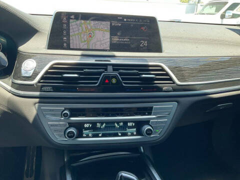 2022 BMW 7 Series 740i