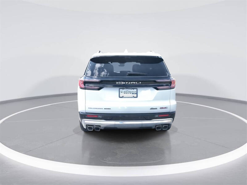 2024 GMC Acadia Denali