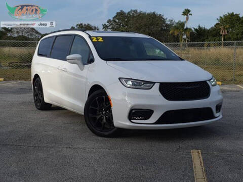 2022 Chrysler Pacifica for sale at GATOR'S IMPORT SUPERSTORE in Melbourne FL