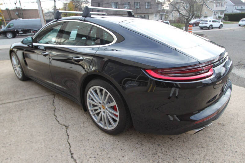 2017 Porsche Panamera Turbo