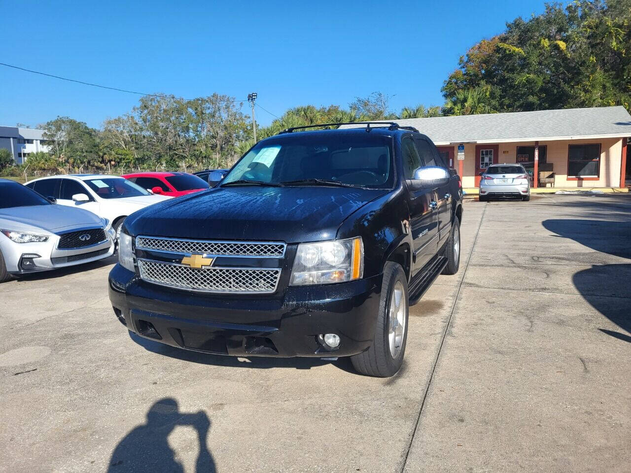 2012 Chevrolet Avalanche for sale at FAMILY AUTO BROKERS in Longwood, FL