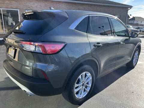2020 Ford Escape SE
