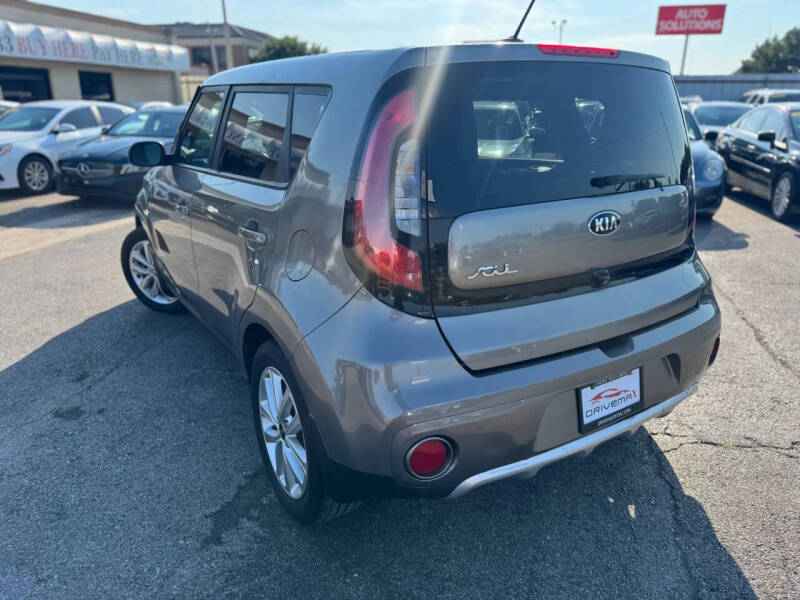 2017 Kia Soul +