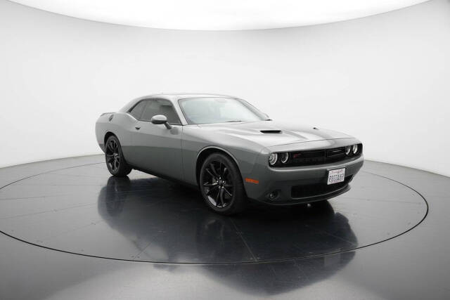 2018 Dodge Challenger SXT Plus's photo
