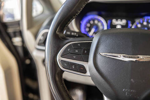 2022 Chrysler Voyager LX