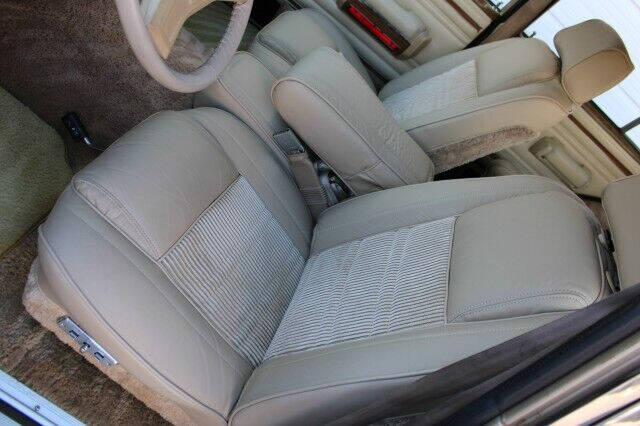 1990 Jeep Grand Wagoneer