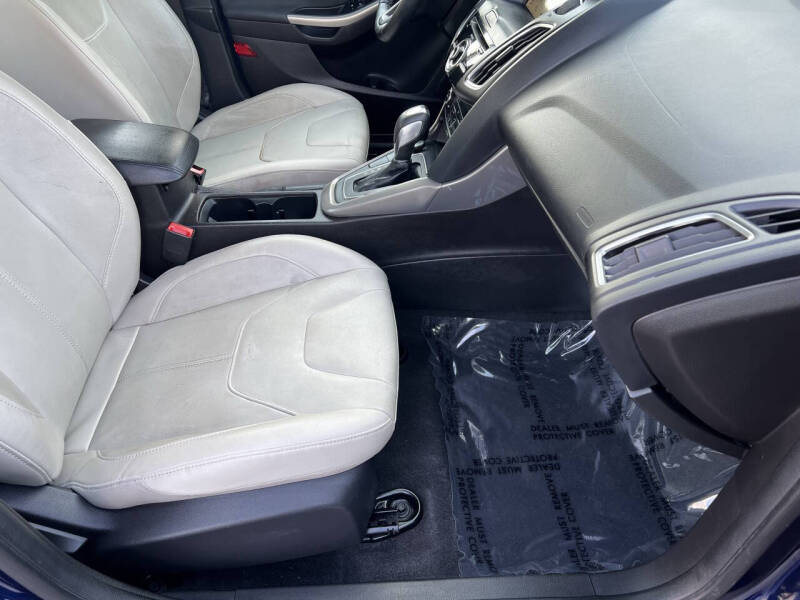 2017 Ford Focus Titanium