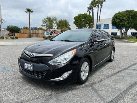 2015 Hyundai Sonata Hybrid for sale at Trade In Auto Sales in Van Nuys CA