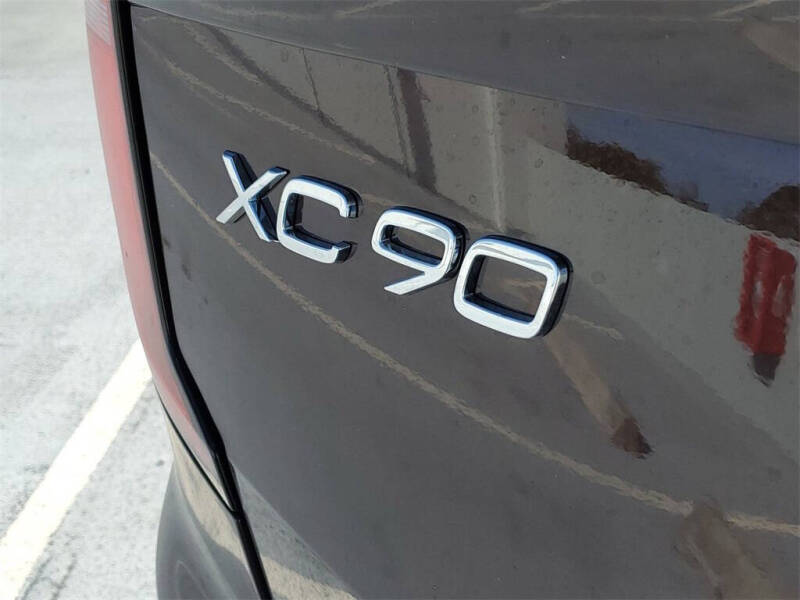 2025 Volvo XC90 B6 Core Bright Theme