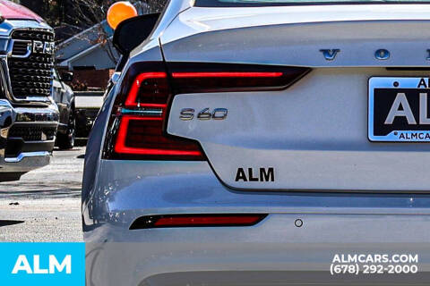 2024 Volvo S60 B5 Core Dark Theme