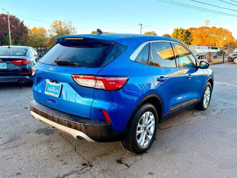 2020 Ford Escape SE