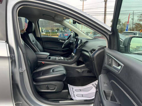 2022 Ford Edge Titanium