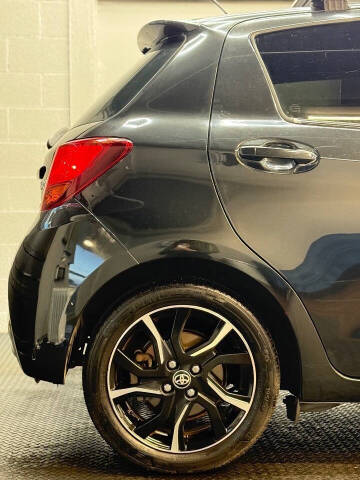 2015 Toyota Yaris 5-Door SE