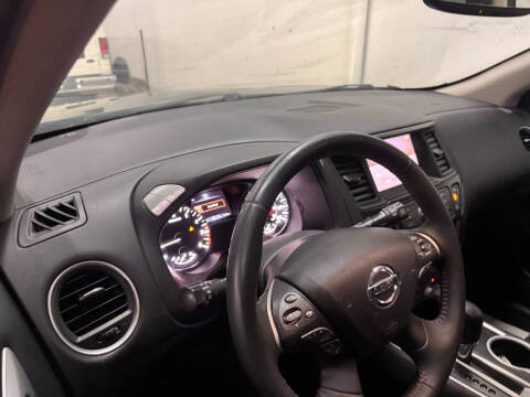 2019 Nissan Pathfinder SV